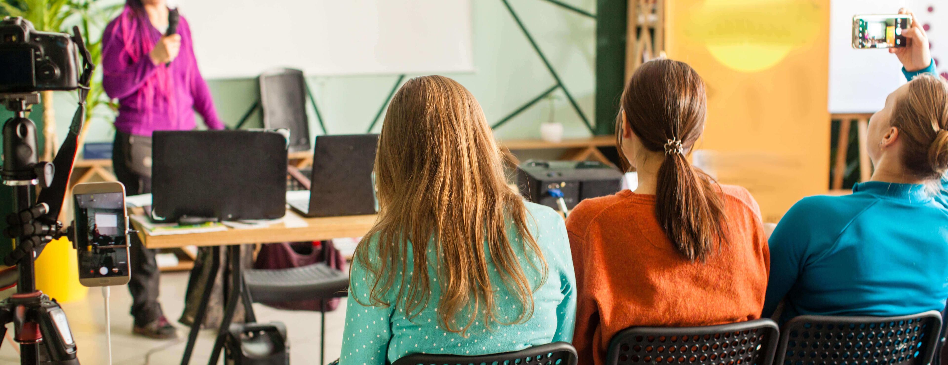 Medien Kommunikation Header