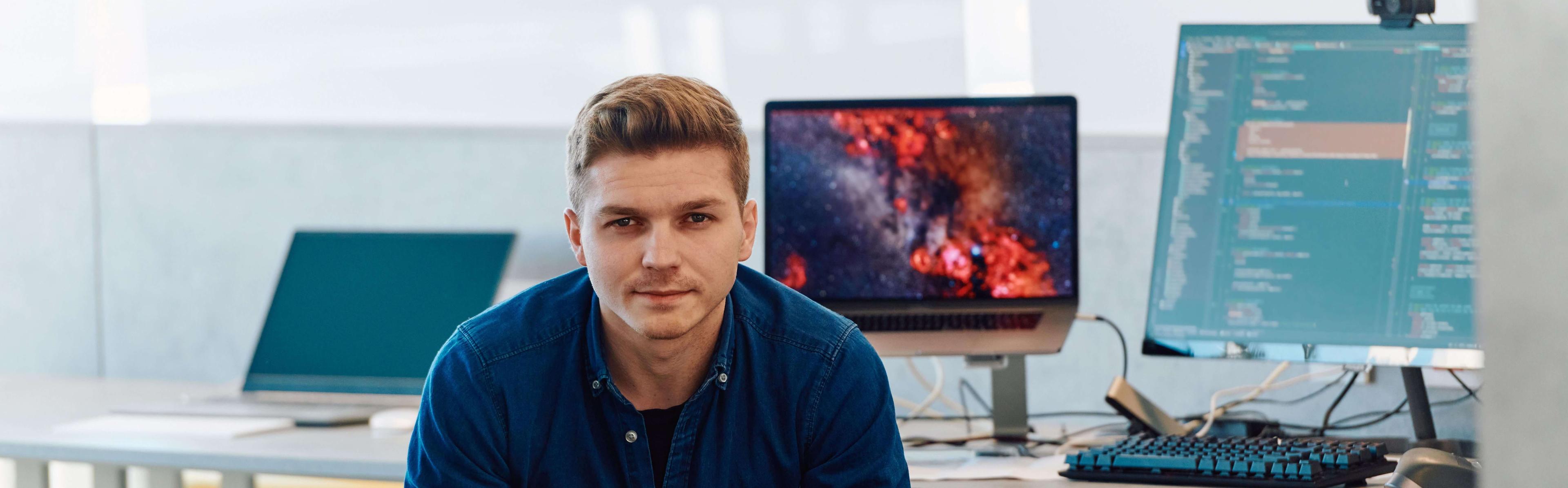 Wirtschaftsinformatik Dual Header